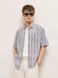 THE BEAR HOUSE Men Spread Collar Vertical Striped Cotton Relaxed Fit Casual Shirt