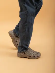 Big Fox Men Self Design Clogs