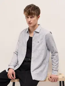 THE BEAR HOUSE Men Spread Collar Vertical Striped Cotton Slim Fit Casual Shirt