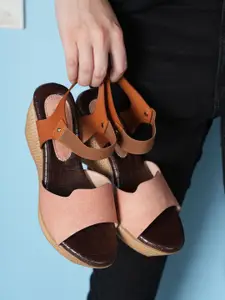 The Roadster Lifestyle Co Women Textured Wedge Sandals