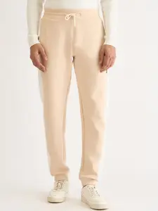 Iconic Men Mid Rise Regular Fit Joggers