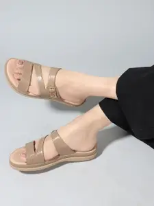 The Roadster Lifestyle Co women women Round Toe Flats