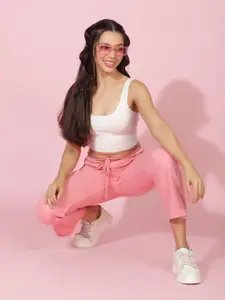 Belliskey Women Solid Straight Fit Jeans