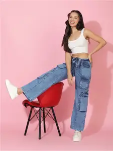 Belliskey Women Relaxed Fit High-Rise Light Fade Cotton Jeans