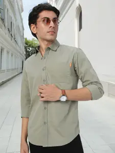 Urbano Fashion Men Spread Collar Solid Cotton Casual Shirt