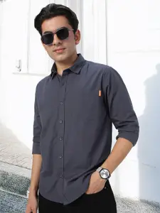 Urbano Fashion Men Spread Collar Solid Cotton Casual Shirt