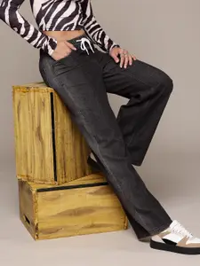 The Roadster Life Co. Women Pure Cotton 90's Baggy Fit High-Rise Light Fade Jeans