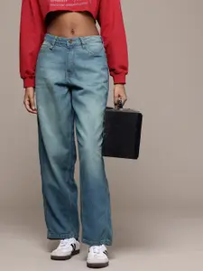 The Roadster Life Co. Women Pure Cotton Skater Fit Low-Rise Light Fade Jeans