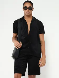 SHOWOFF Cuban Collar Shirt & Shorts