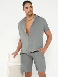 SHOWOFF Cuban Collar Short Sleeves Shirt With Short