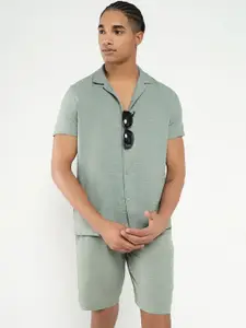 SHOWOFF Cuban Collar Short Sleeves Shirt With Short