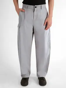 Roadster Men Classic Loose Fit Easy Wash Cargos Trousers