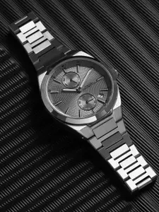 French Connection Men Dial & Stainless Steel Bracelet Style Straps Analogue Watch FCH03SM