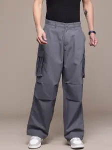 The Roadster Lifestyle Co. Men Pure Cotton Self-Checked Parachute Fit Cargos