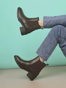 The Roadster Lifestyle Co Women Solid Block-Heeled Chelsea Boots