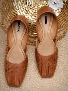 Anouk Women Embellished Mojaris