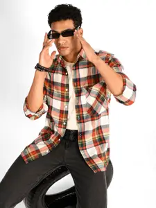 The Roadster Lifestyle Co. Men Classic Checked Cotton Relaxed Fit Casual Shirt