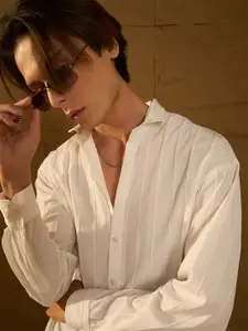 DENNISON Men Drop Shoulder Oversized Vertical Striped Casual Shirt