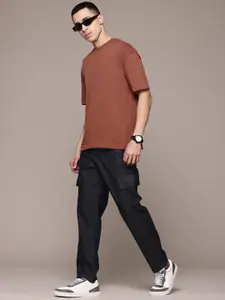 The Roadster Lifestyle Co. Men Cargo-Style Relaxed Fit Jeans