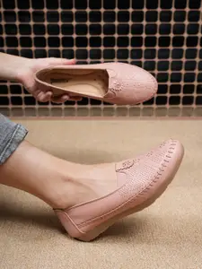 The Roadster Lifestyle Co  Women Textured Casual Flats