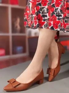 Carlton London Block Pumps with Bows