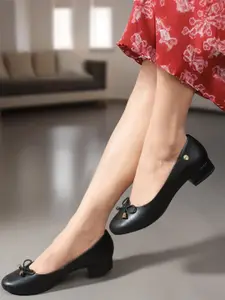 Carlton London Block Pumps with Bows