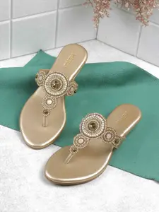 Metro Women Ethnic T-Strap Flats