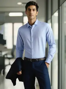 Louis Philippe Men Spread Collar Solid Cotton Slim Fit Formal Shirt