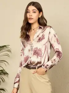 The Roadster Lifestyle Co. Women Spread Collar Abstract Printed Silk Casual Shirt
