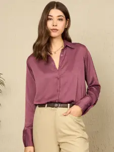 The Roadster Lifestyle Co. Women Spread Collar Textured Satin Casual Shirt
