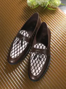 House of Pataudi Men Textured Formal Derbys