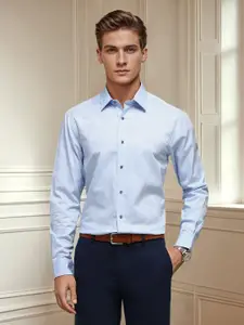 Arrow Men Manhattan Spread Collar Textured Cotton Slim Fit Casual Shirt