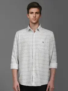 Louis Philippe Sport Men Slim Fit Horizontal Stripes Opaque Striped Casual Shirt