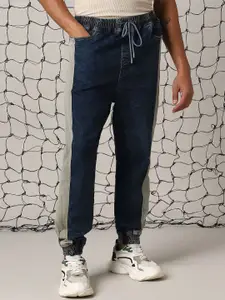 Hubberholme Men Comfort Relaxed Jogger Fit Light Fade Jeans