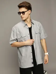 The Roadster Lifestyle Co. Men Premium Spread Collar Solid Cotton Oversized Casual Shirt