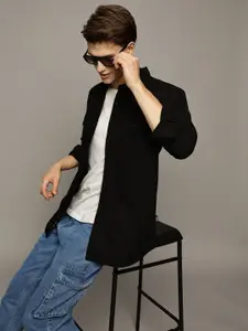 The Roadster Lifestyle Co. Men Premium Spread Collar Solid Cotton Oversized Casual Shirt