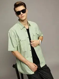 The Roadster Lifestyle Co. Men Premium Spread Collar Solid Cotton Oversized Casual Shirt