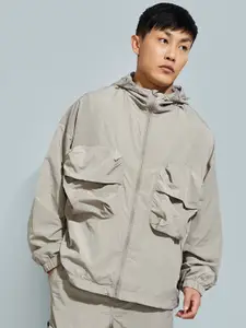 Max URB_N Men Solid Hooded Jacket