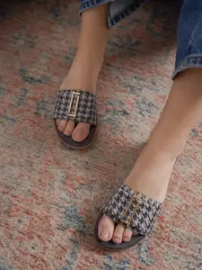 Shezone Women Western Embellished One Toe Flats