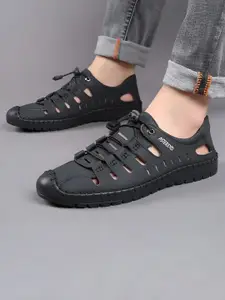 ASTEROID Men Textured Gladiator Sandals