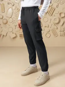 DAMENSCH Men Mid Rise Regular Fit Cargo Joggers