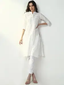 SHOWOFF Mandarin Collar Floral Embroidered Thread Work Cotton Straight Kurta
