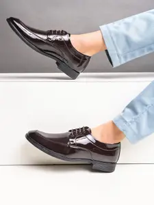 House of Pataudi Men Textured Formal Derbys