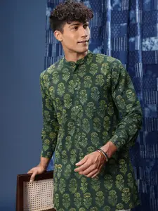 Taavi Ajrakh Floral Printed Pure Cotton Kurta