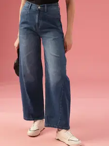 DressBerry Women Barrel Fit Light Fade Stretchable Jeans