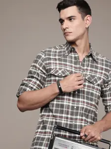 The Roadster Lifestyle Co. Men Checked Pure Cotton Casual Shirt