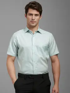 Louis Philippe Men Classic Fit Spread Collar Solid Cotton Formal Shirt