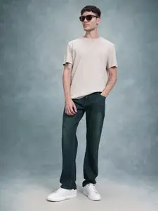 The Roadster Life Co. Men Relaxed Fit Mid-Rise Light Fade Jeans