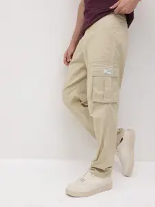 The Roadster Lifestyle Co. Men Loose Fit Cargos Trousers