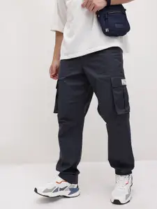 The Roadster Lifestyle Co. Men Loose Fit Cargos Trousers
